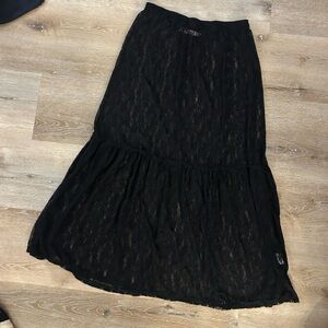 Lisa Says Gah lace maxi skirt